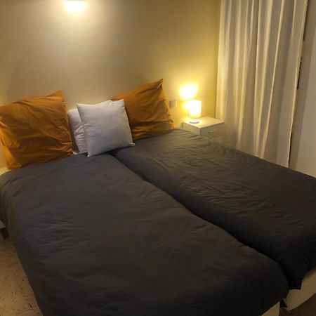 Chambre Pratique Avec Wc Et Vasque Attenant Du Rucher Naturaile Montagnac  Luaran gambar