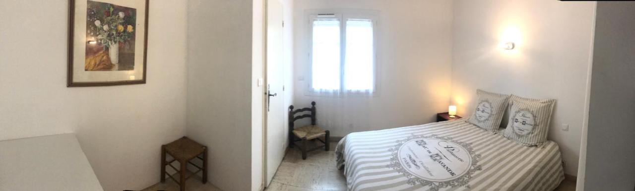 Chambre Pratique Avec Wc Et Vasque Attenant Du Rucher Naturaile Montagnac  Luaran gambar