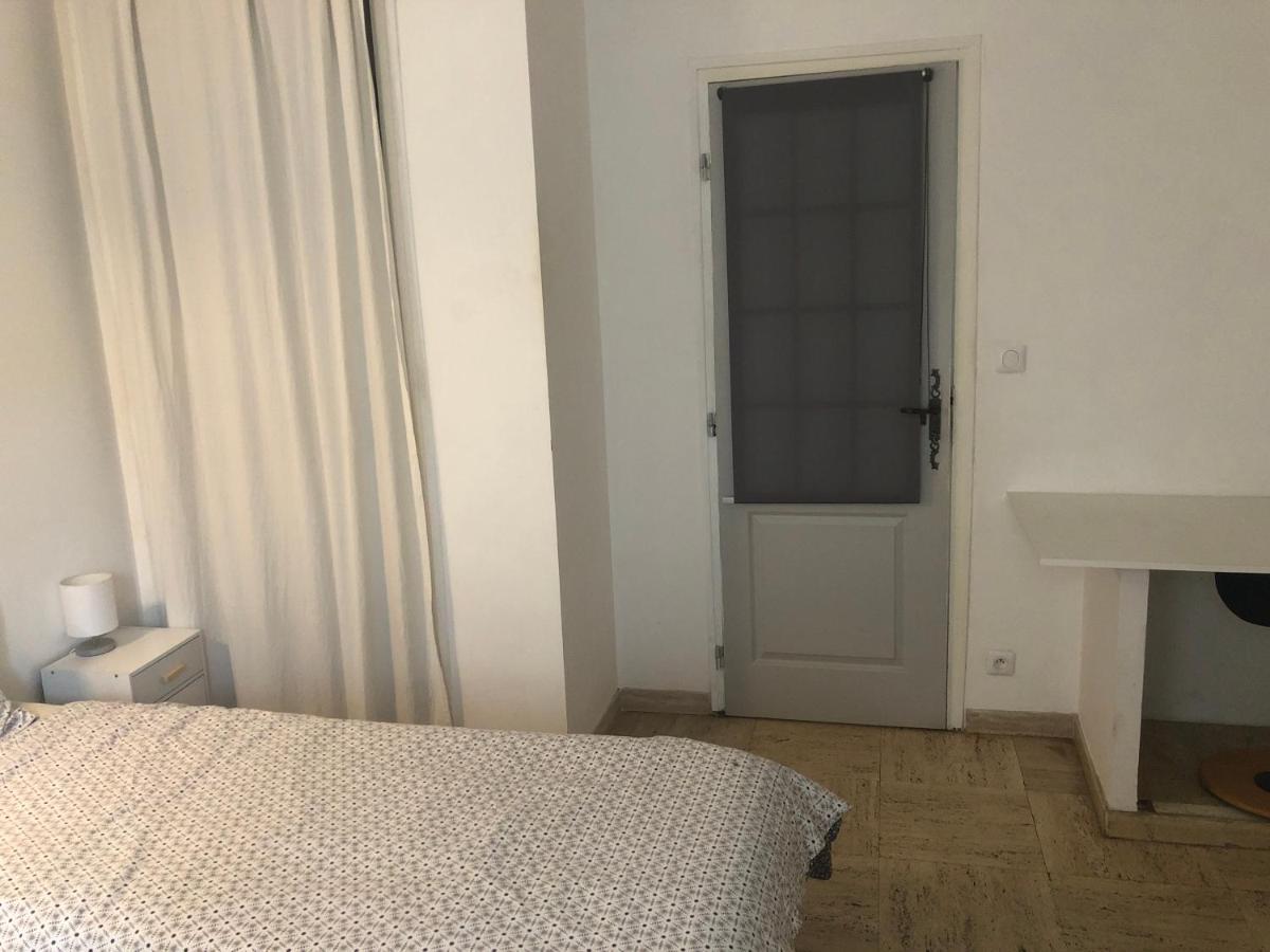 Chambre Pratique Avec Wc Et Vasque Attenant Du Rucher Naturaile Montagnac  Luaran gambar