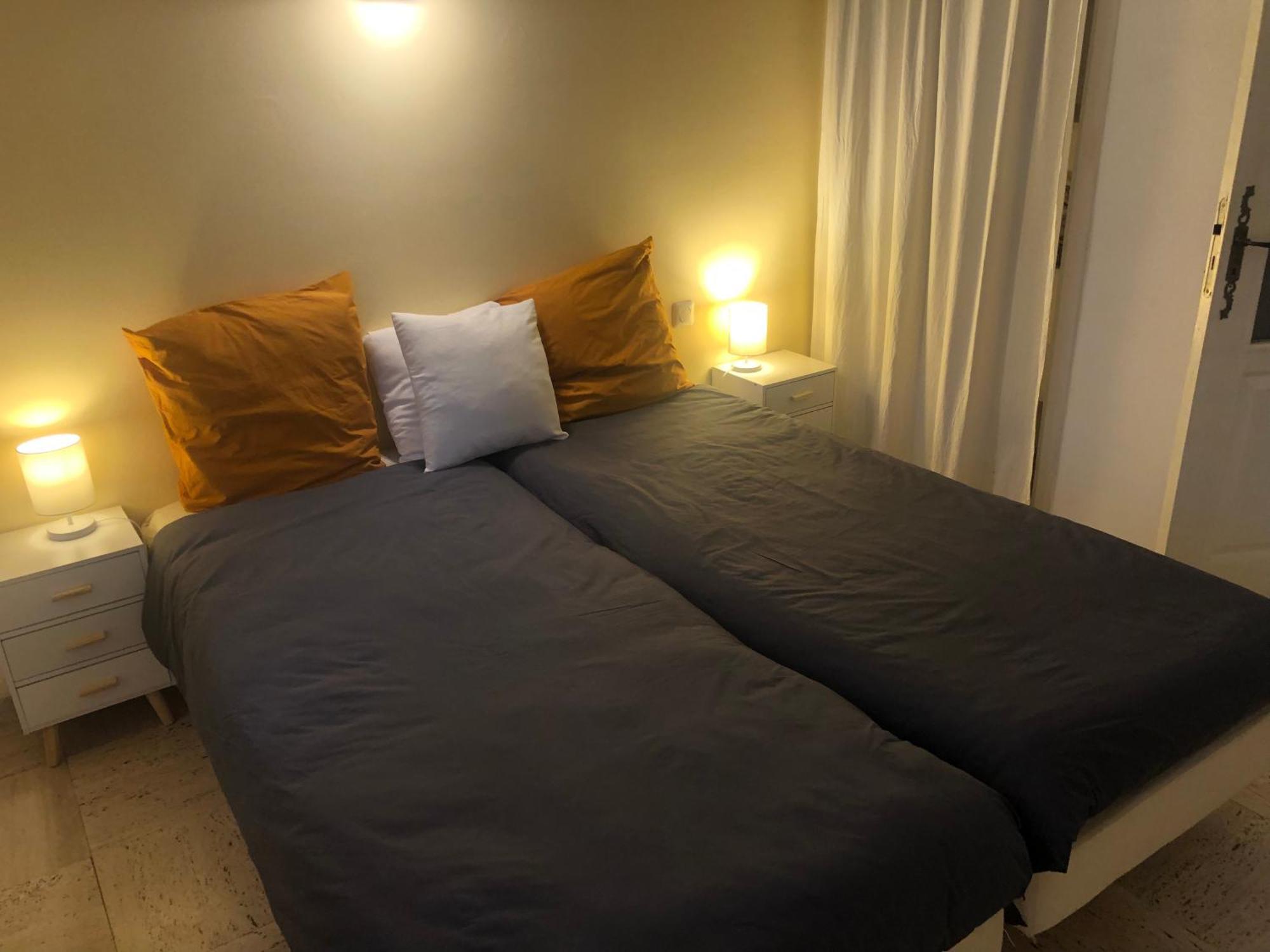 Chambre Pratique Avec Wc Et Vasque Attenant Du Rucher Naturaile Montagnac  Luaran gambar
